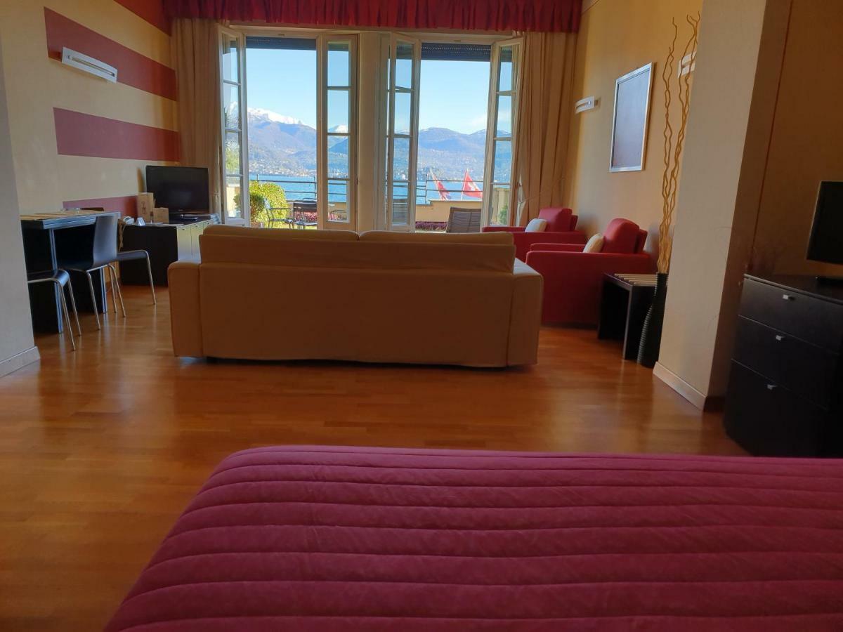 Hotel Residence La Luna Nel Porto Stresa Exterior foto